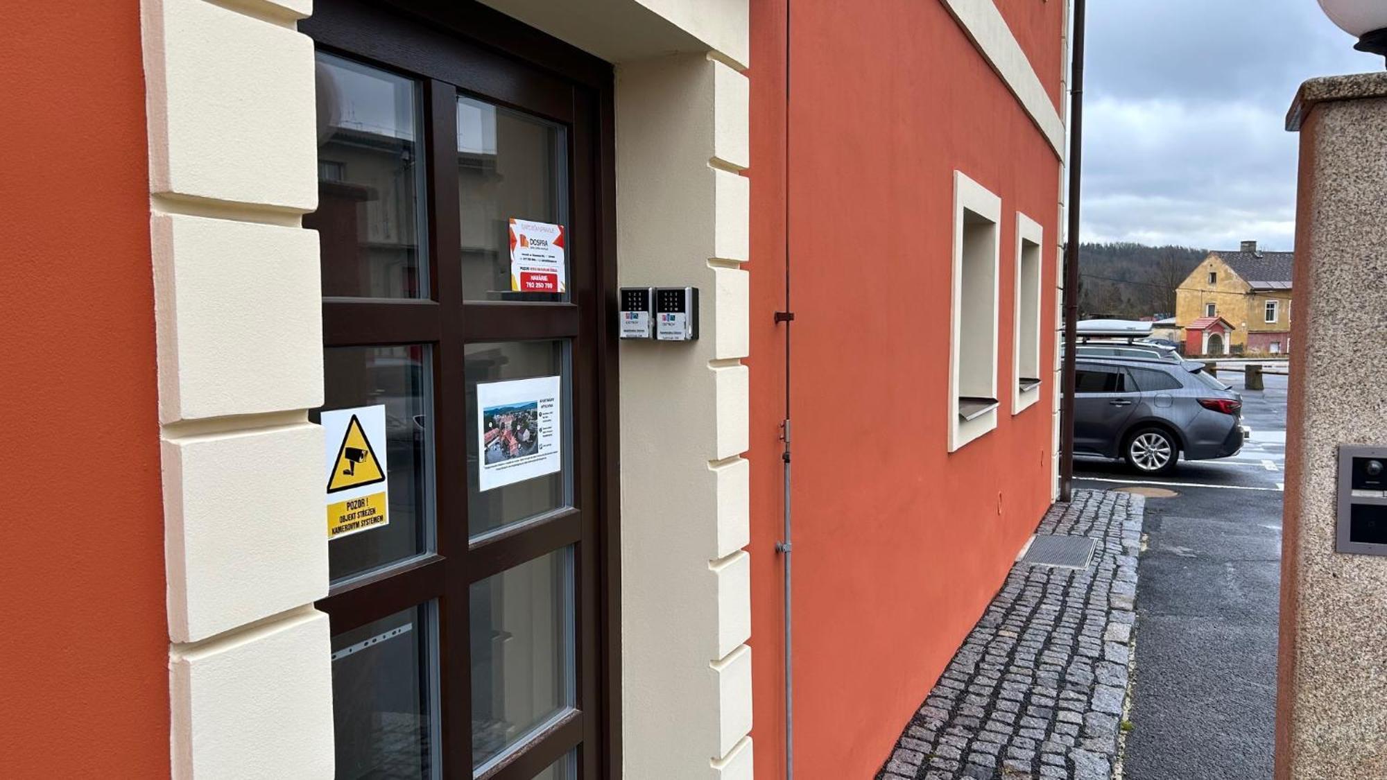 Apartmany Myslivna Ostrov  Zewnętrze zdjęcie